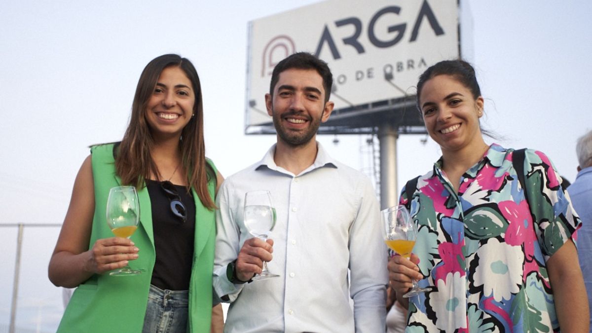 Lucía Fernandez (Extra Brut) Victor Oliva y Emilce Fernández (Casa Barrio). Lucía Fernandez (Extra Brut) Victor Oliva y Emilce Fernández (Casa Barrio).