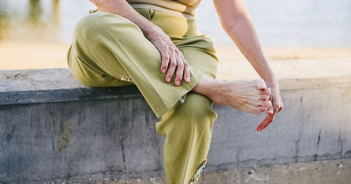 Los 4 ejercicios para fortalecer tobillos en la tercera edad.