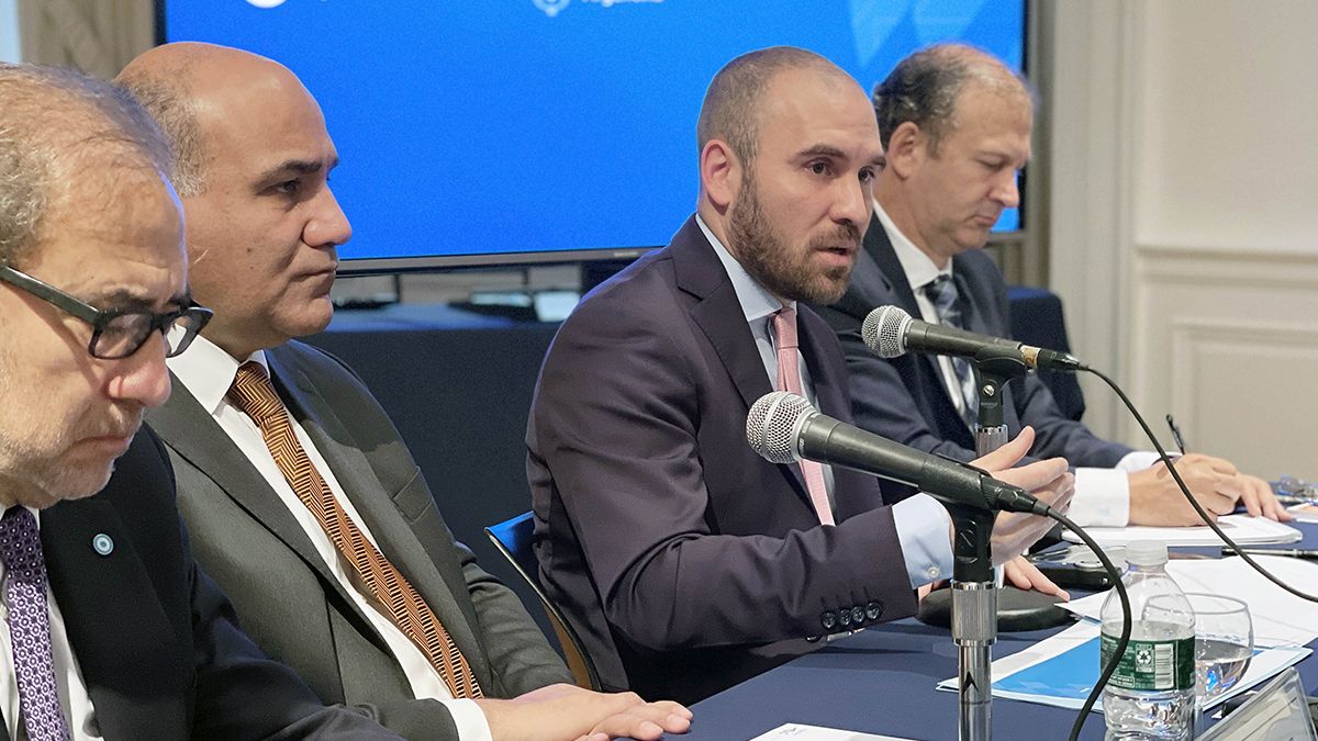 Juan Manzur, y Mart&iacute;n Guzm&aacute;n, ratificaron ante inversores y empresarios en los Estados Unidos la decisi&oacute;n de la Argentina de "honrar la deuda" con el FMI.