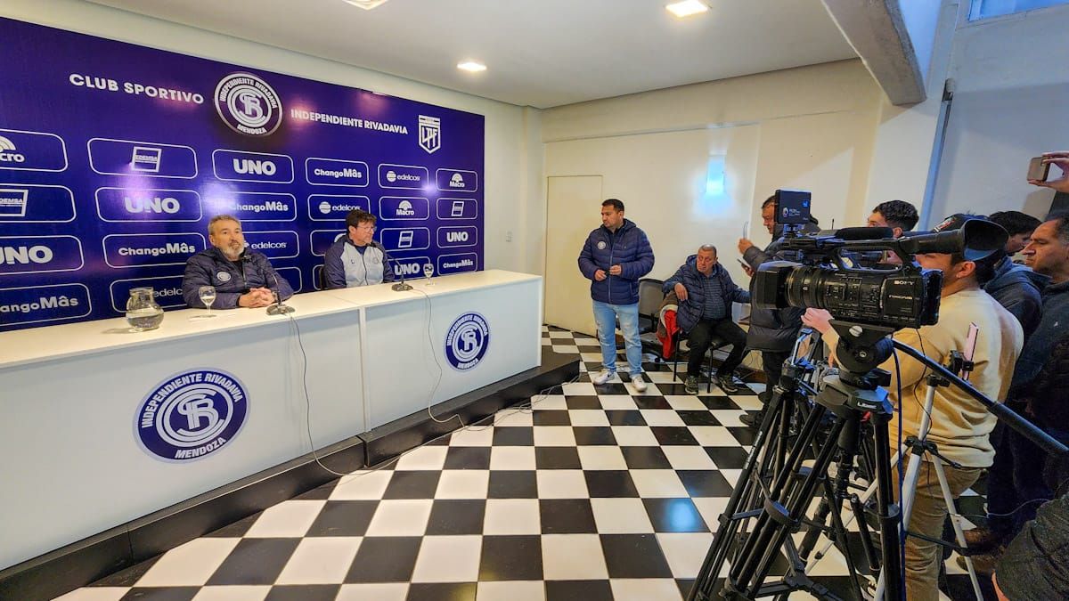 Presentación de Alfredo Berti, entrenador de Independiente Rivadavia. Presentación de Alfredo Berti, entrenador de Independiente Rivadavia.