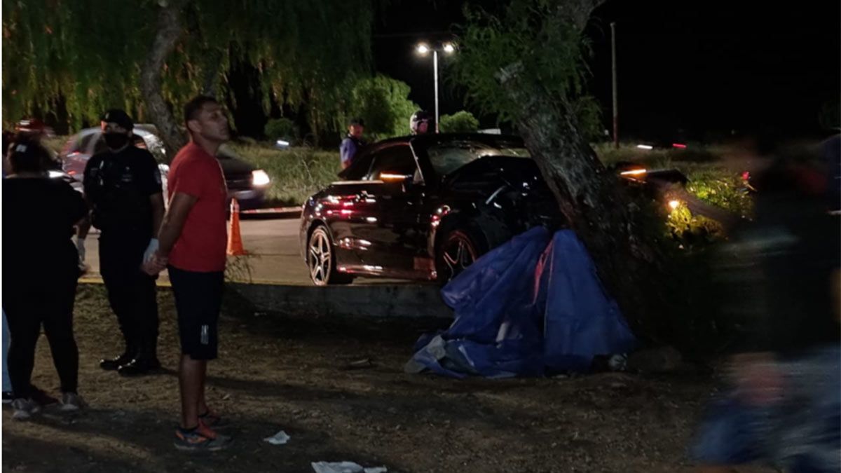El fatal accidente se produjo en la rotonda de Regalado Olguín y Champagnat, en El Challao, Las Heras. Gentileza Diario Jornada.