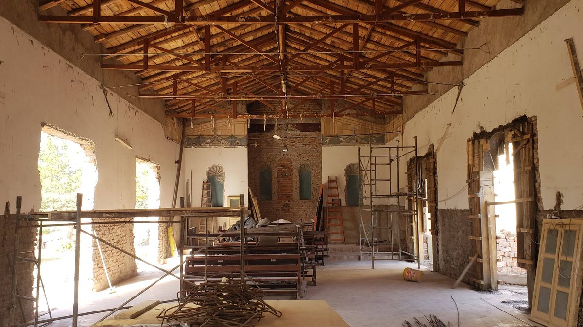 El párroco Pablo Pereyra dijo que la colaboración que se necesita puede ser de mano de obra, recursos económicos y materiales. El párroco Pablo Pereyra dijo que la colaboración que se necesita puede ser de mano de obra, recursos económicos y materiales.