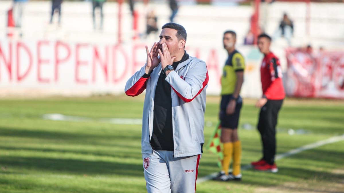 Alexis Ferrero es el conductor del Atlético San Martín. Alexis Ferrero es el conductor del Atlético San Martín.