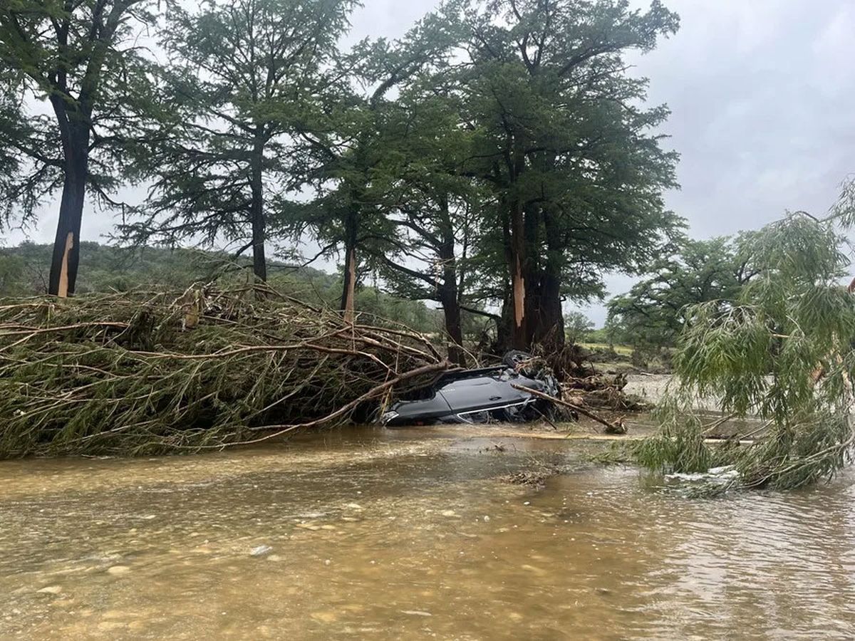 Fotografía de los escombros ocasionados debido a las inundaciones, en el área de Kerrville, Texas (EE.UU.). Crédito: EFE/Alejandra Arredondo. Fotografía de los escombros ocasionados debido a las inundaciones, en el área de Kerrville, Texas (EE.UU.). Crédito: EFE/Alejandra Arredondo.