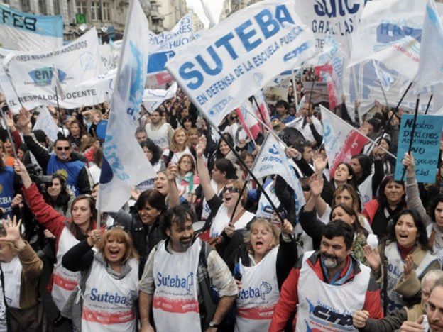 La Justicia falló a favor de que los docentes bonaerenses levanten el paro