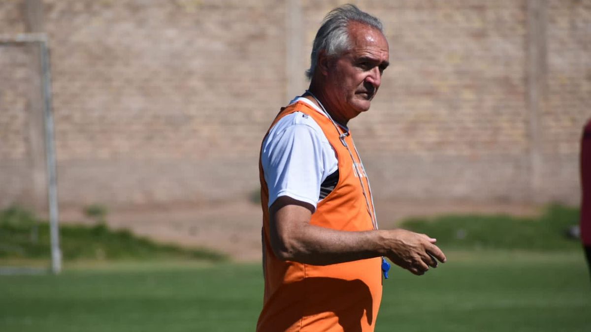 José María Bianco trabaja sin pausas en Gimnasia y Esgrima. José María Bianco trabaja sin pausas en Gimnasia y Esgrima.