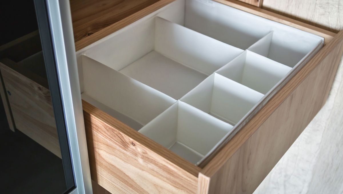 También se pueden poner láminas de aluminio en el fondo del cajón. También se pueden poner láminas de aluminio en el fondo del cajón.