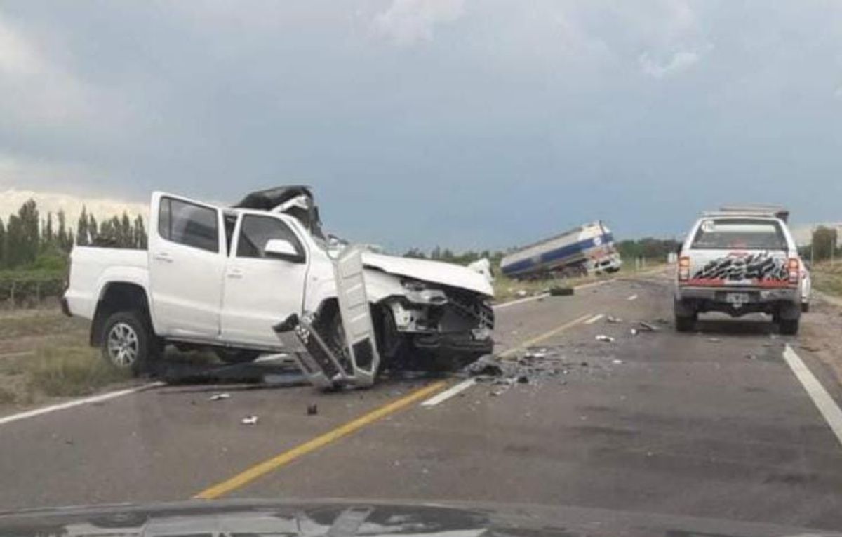 El empresario maderero del Sur Julio Di Paolo, de 52 a&ntilde;os, choc&oacute; de frente con un cami&oacute;n de combustible en la Ruta 143, en Alvear. Murieron &eacute;l y un chico de 13 a&ntilde;os.