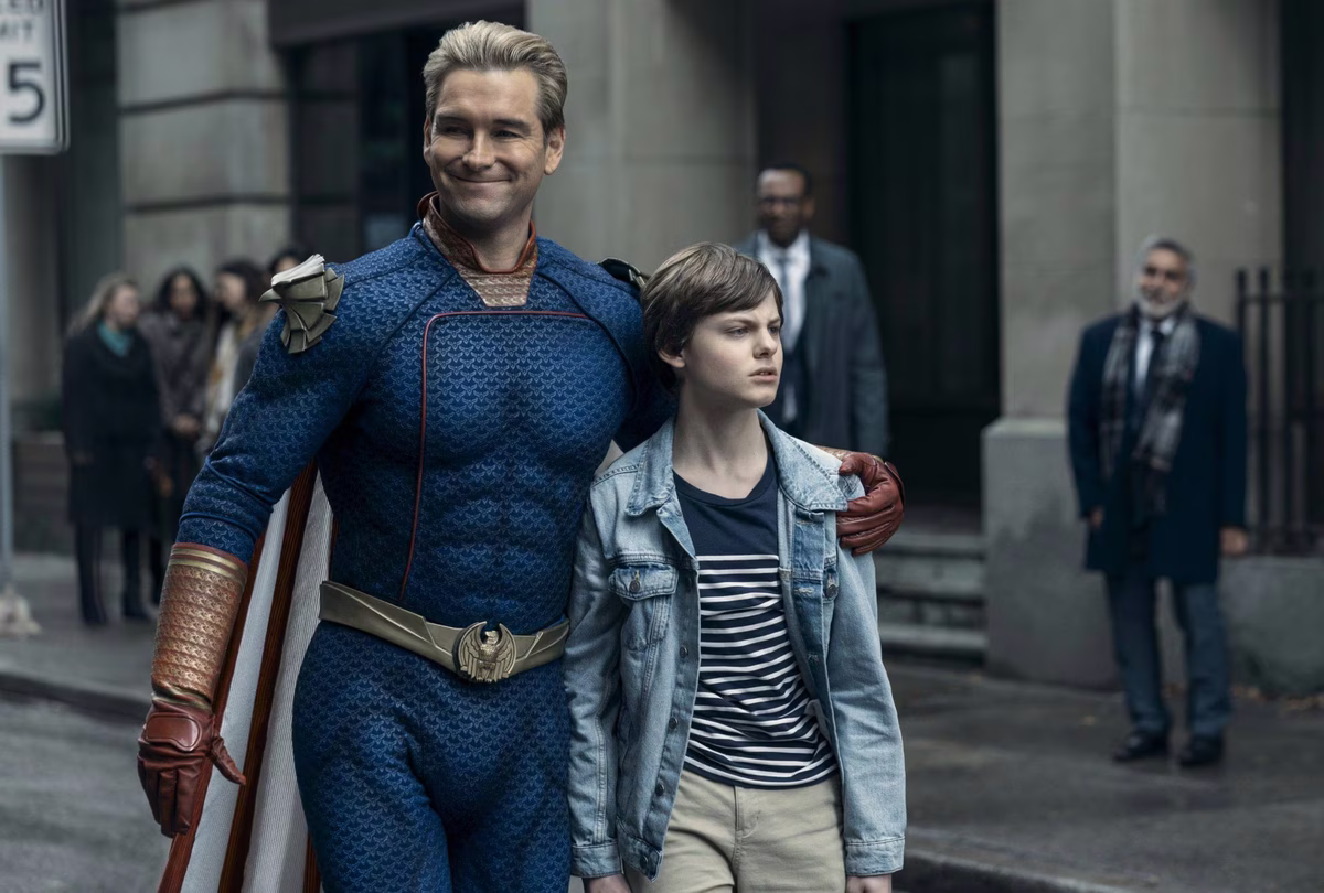 The Boys es una serie de televisión web estadounidense de superhéroes desarrollada por Eric Kripke. The Boys es una serie de televisión web estadounidense de superhéroes desarrollada por Eric Kripke.