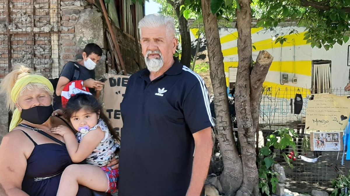 Norberto Fernández es uno de los tantos amigos de Diego Armando Maradona en el barrio.