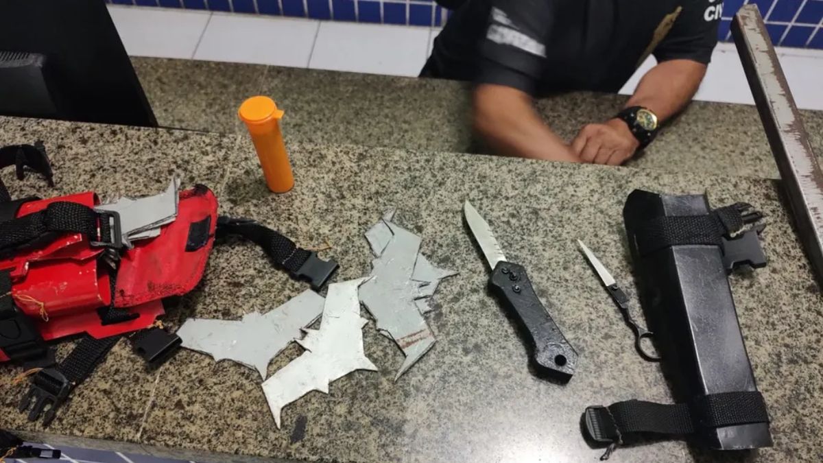 Ni Christopher Nolan se animó a crear estas batiarmas. Ni Christopher Nolan se animó a crear estas batiarmas.