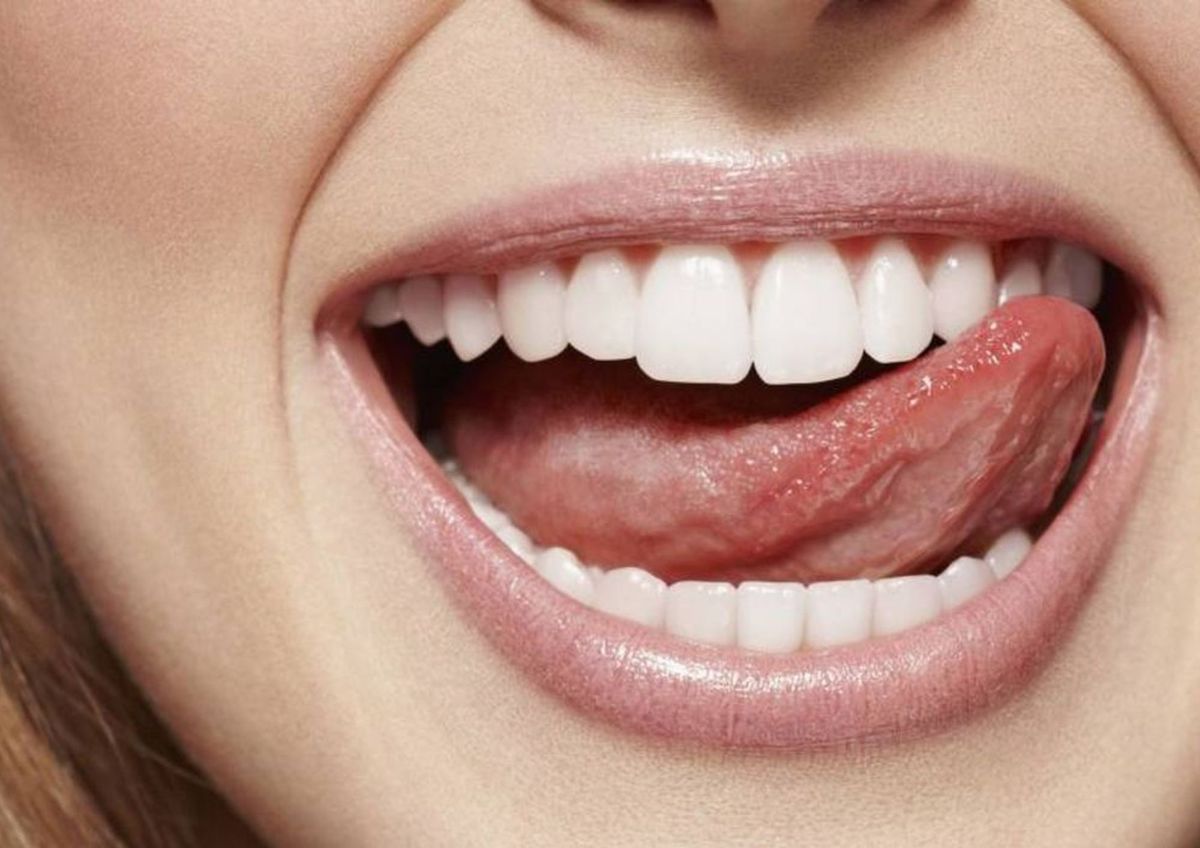 Por qué usar agua oxigenada para lavarme los dientes