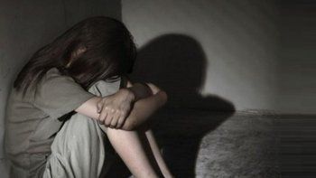 Descubrió a su novio abusando de su hija y le dio una paliza a la pequeña
