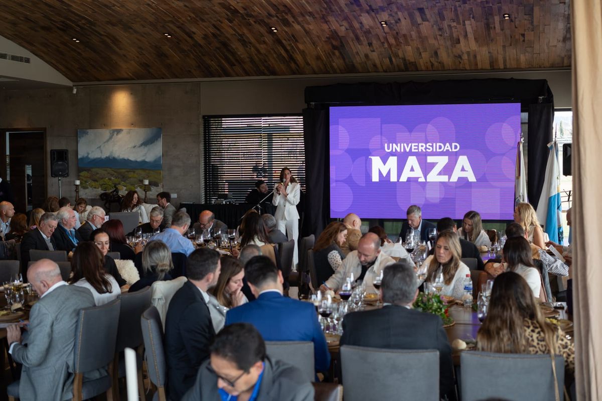 La Universidad Maza lanzó su Plan de Desarrollo, que incluye mecenazgo empresarial a estudiantes