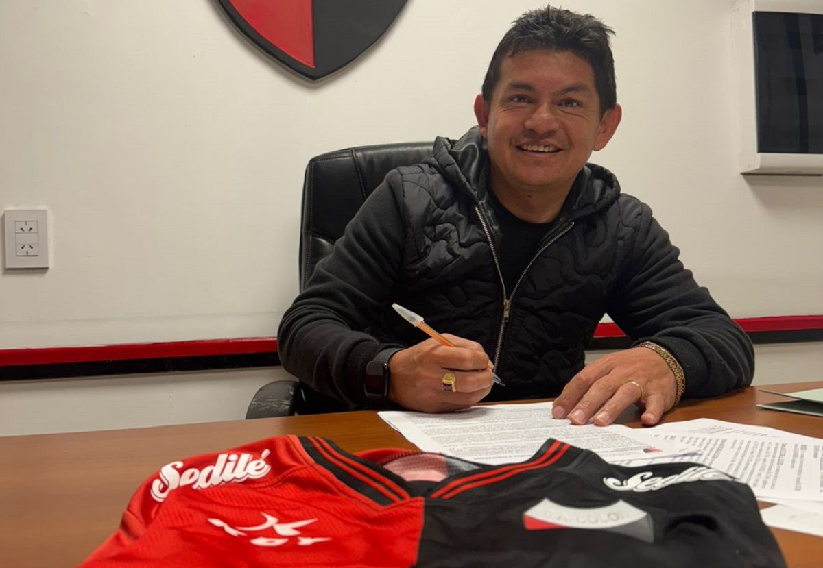 El delantero comenzó su segundo ciclo en el elenco santafesino.