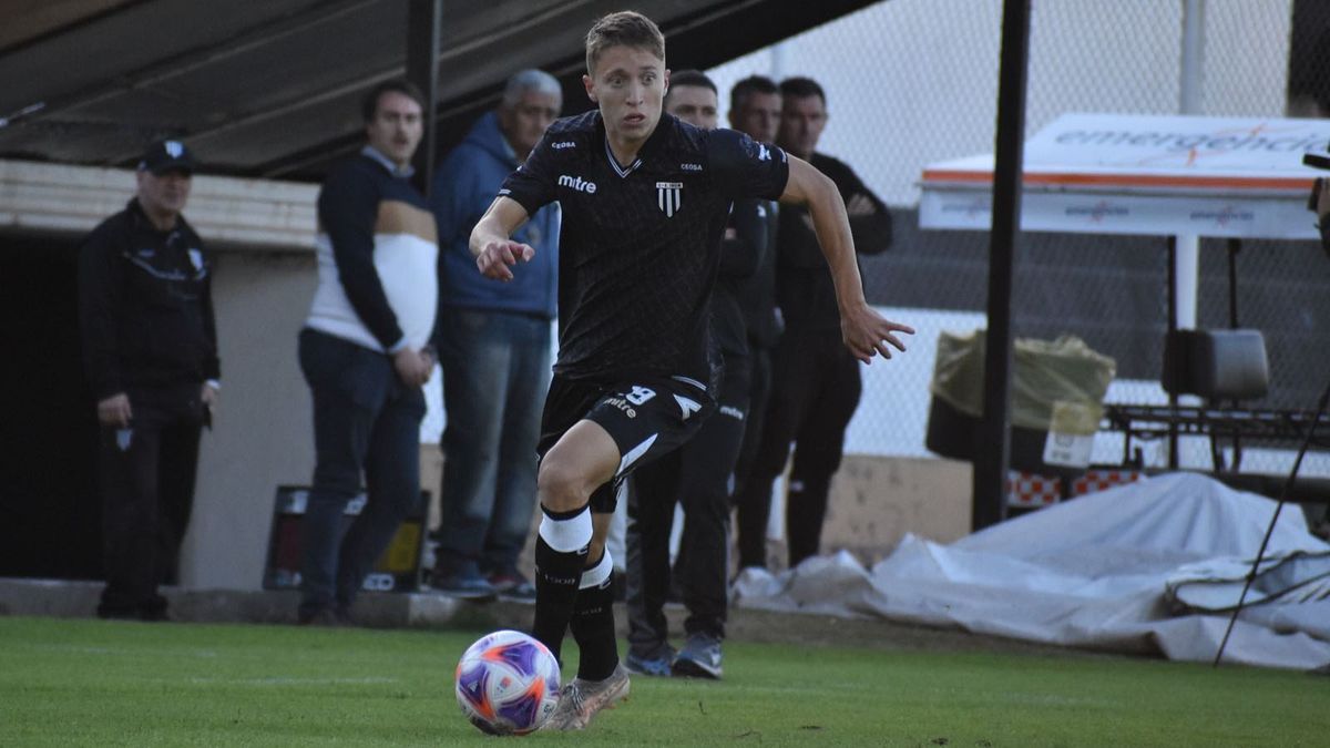 Robertino Seratto le aporta mucho juego a Gimnasia y Esgrima en el mediocampo.