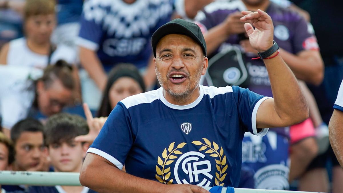 Los hinchas de Independiente Rivadavia cumplieron el sueño de estar en Primera (UNO/Nicolás Ríos) Los hinchas de Independiente Rivadavia cumplieron el sueño de estar en Primera (UNO/Nicolás Ríos)