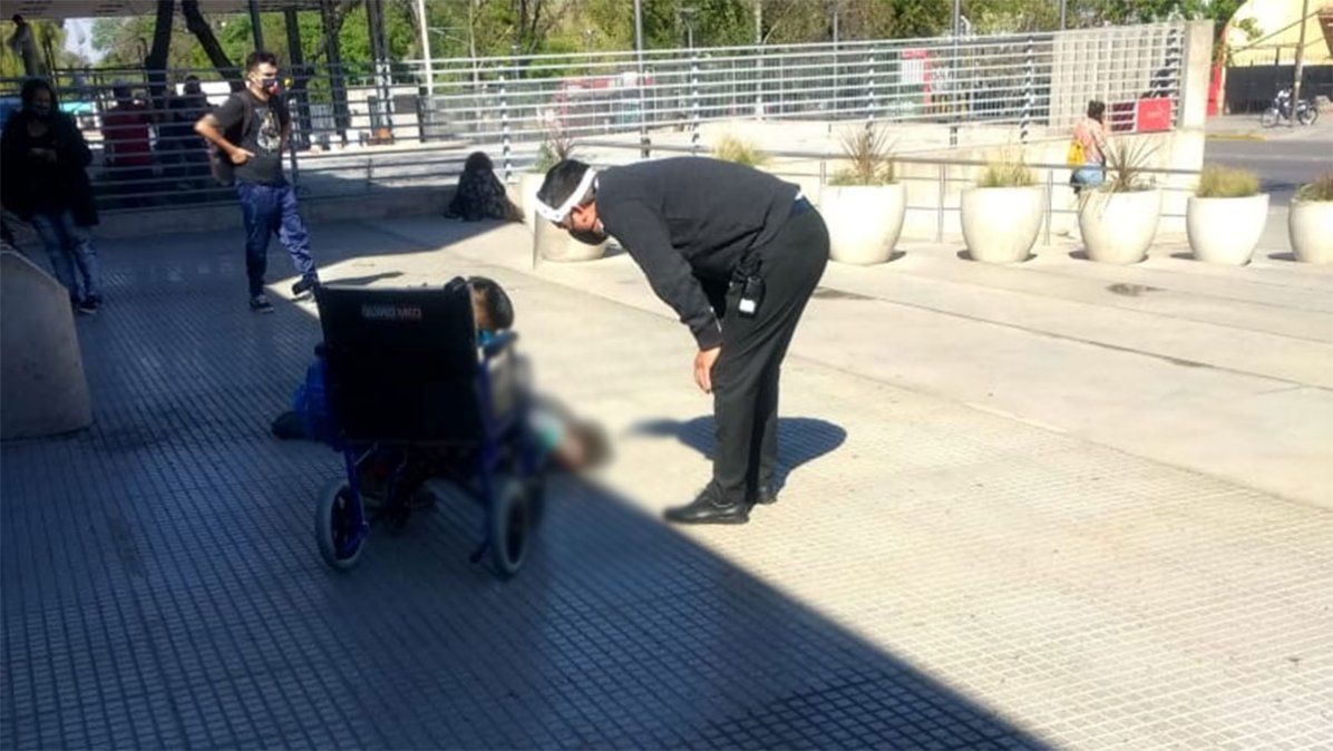 Murió en la puerta del Hospital Central de un paro cardíaco 