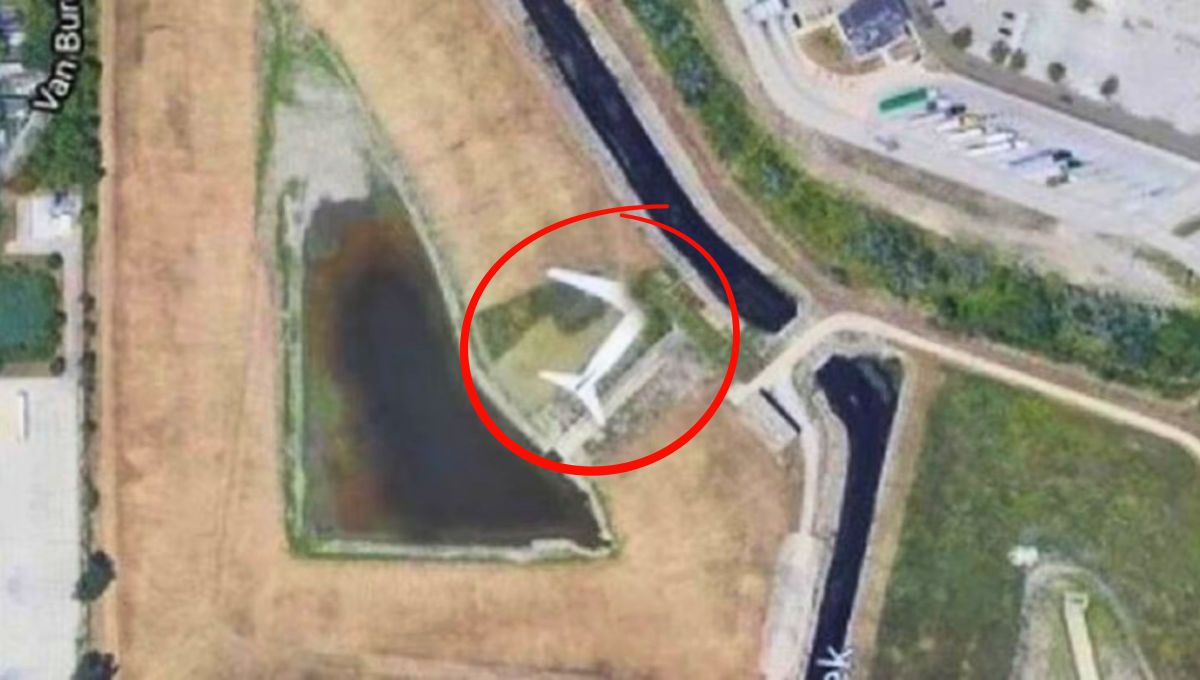 Google Maps captó la imagen de un avión luego de un trágico accidente en el que murieron 273 personas
