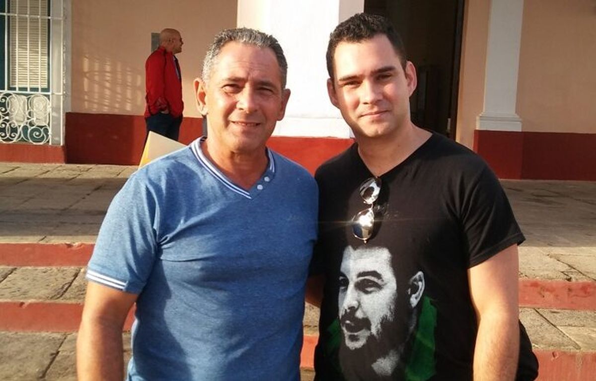 Elian Gonzalez e suo padre oggi. 