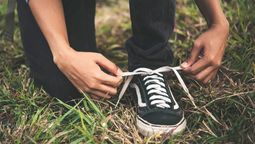 No todos saben qué significa que se te desaten los cordones de las zapatillas todo el tiempo.