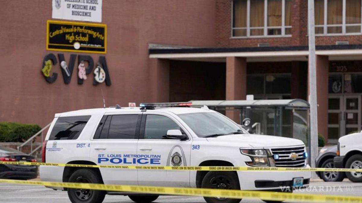 La policía llegó rápidamente al colegio secundario, en Missouri, y se tiroteo con el atacante, al que logró abatirlo