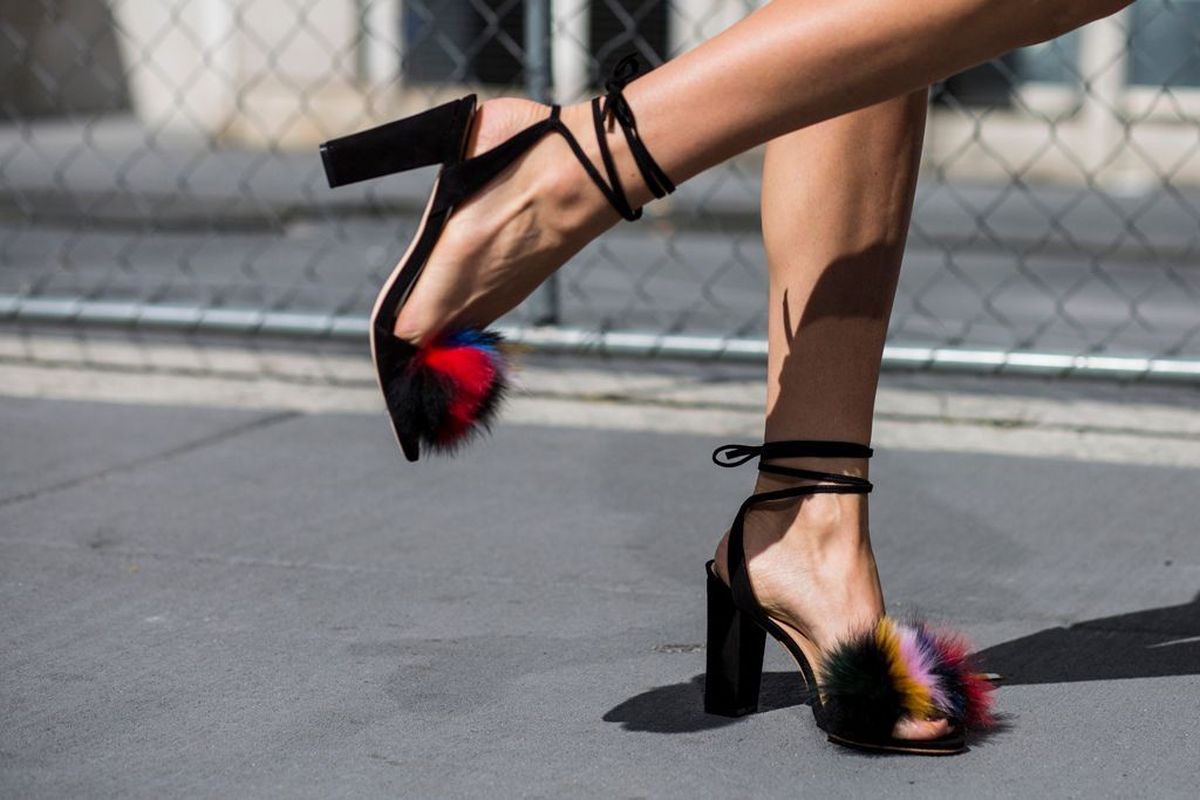 Prueba este truco y camina con tacones sin dolor. Imagen: Freepik Prueba este truco y camina con tacones sin dolor. Imagen: Freepik