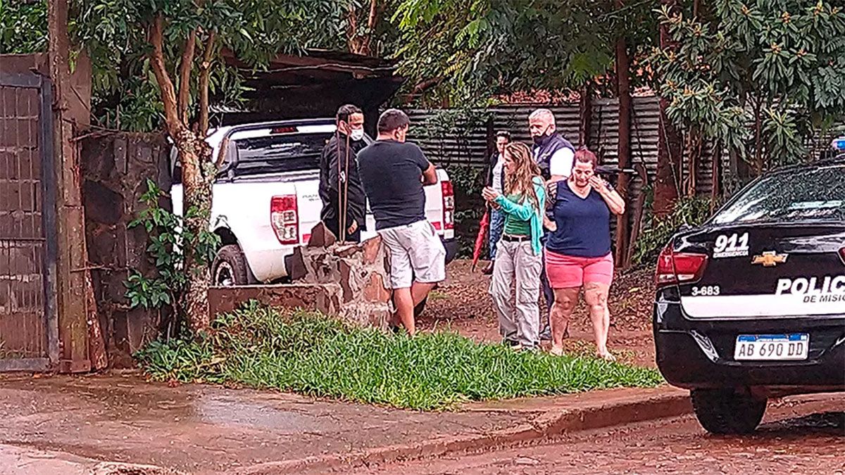 el acusado se escapó, pero fue detenido a los pocos metros de la vivienda en la que ocurrieron los hechos. (Foto gentileza Norma Devechi).