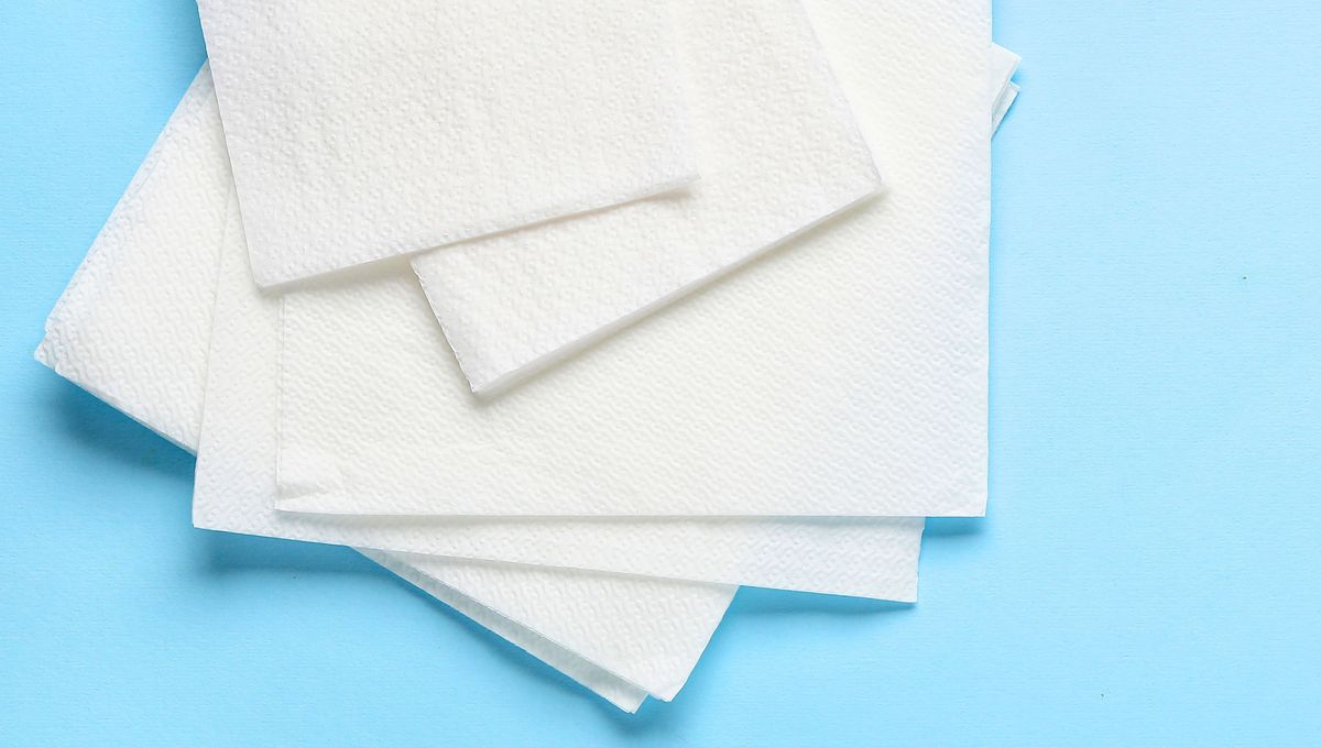 Lo bueno de las servilletas, es que luego de usarlas se descartan, a diferencia de los trapos de tela, que pueden quedar sucios o con humedad. Lo bueno de las servilletas, es que luego de usarlas se descartan, a diferencia de los trapos de tela, que pueden quedar sucios o con humedad.