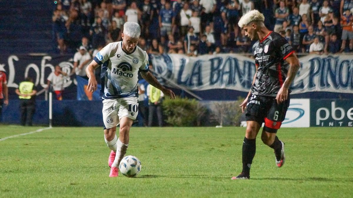 Reali volvió a ser el mejor de Independiente Rivadavia ante Barracas Central (UNO/Nicolás Ríos) Reali volvió a ser el mejor de Independiente Rivadavia ante Barracas Central (UNO/Nicolás Ríos)