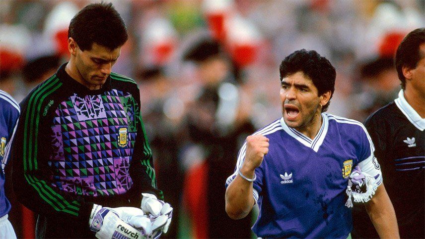 Sergio Goycochea y Diego Maradona, pilares de la Selección Argentina en 1990. 
