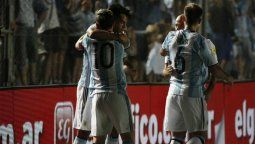 Messi hizo tremendo Lio en San Juan y Argentina está otra vez en carrera