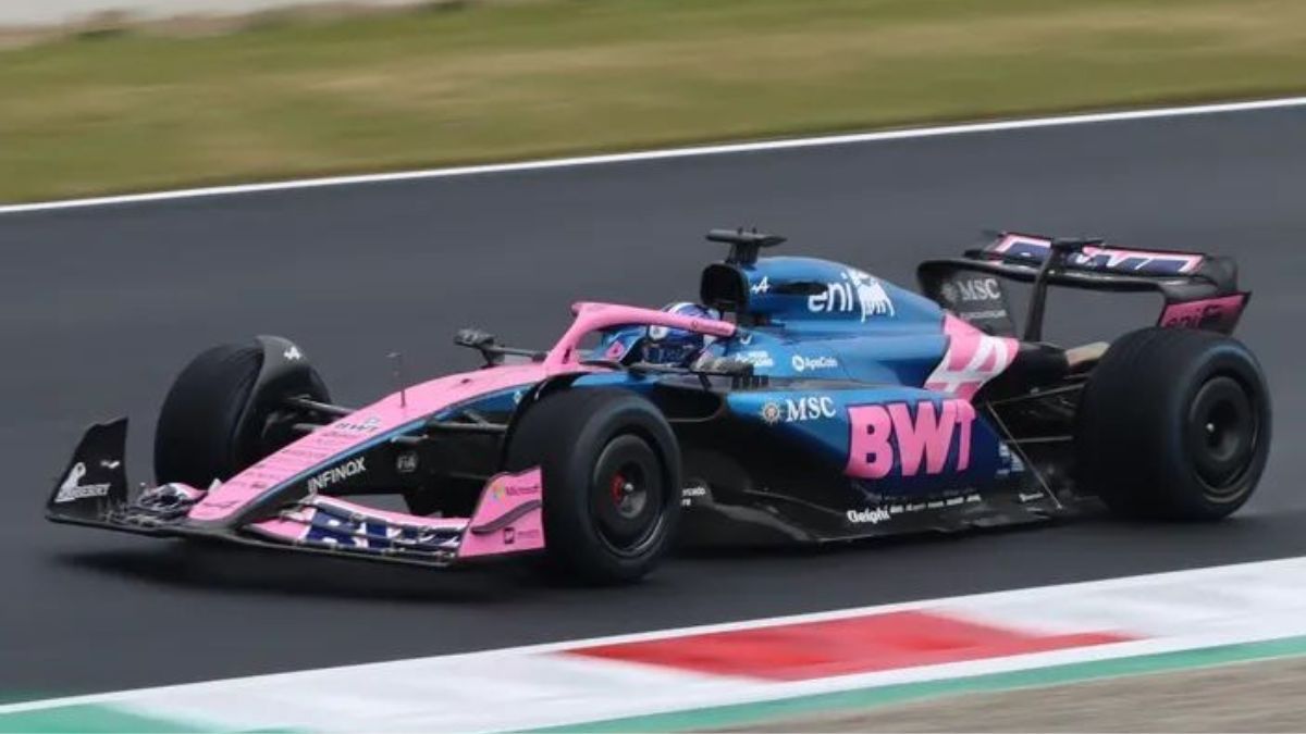Paul Aron en el circuito de Monza a bordo de un Alpine. 