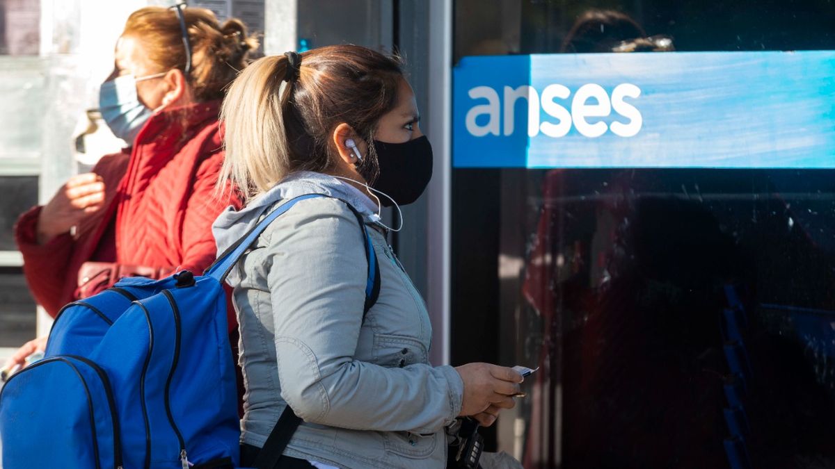Cuáles son los bonos de pago único de ANSES para trabajadores en blanco