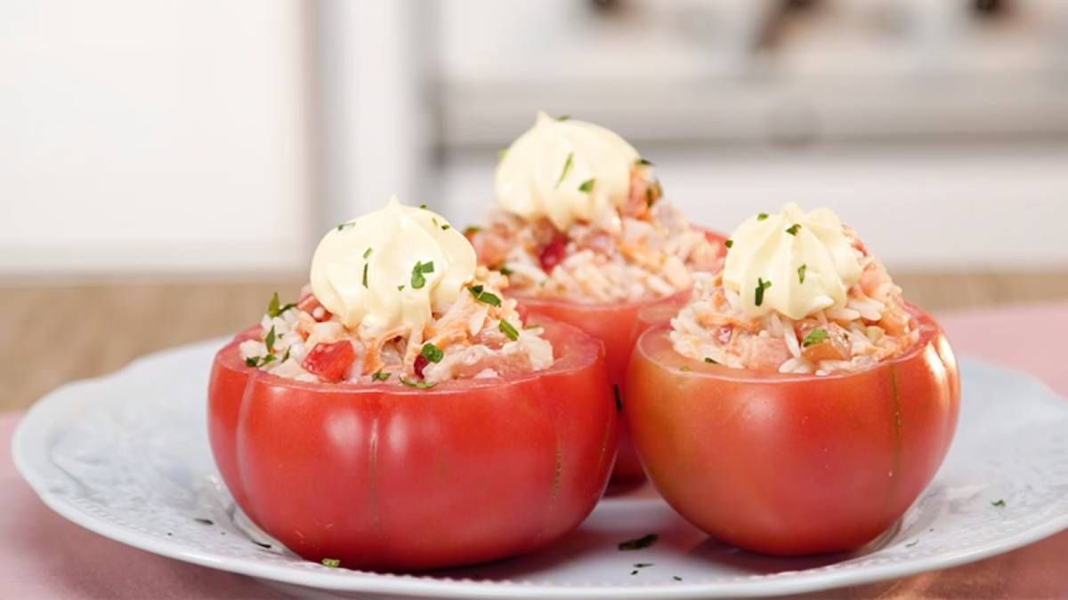 La receta de tomates rellenos de atún para la Navidad gasolera. La receta de tomates rellenos de atún para la Navidad gasolera.