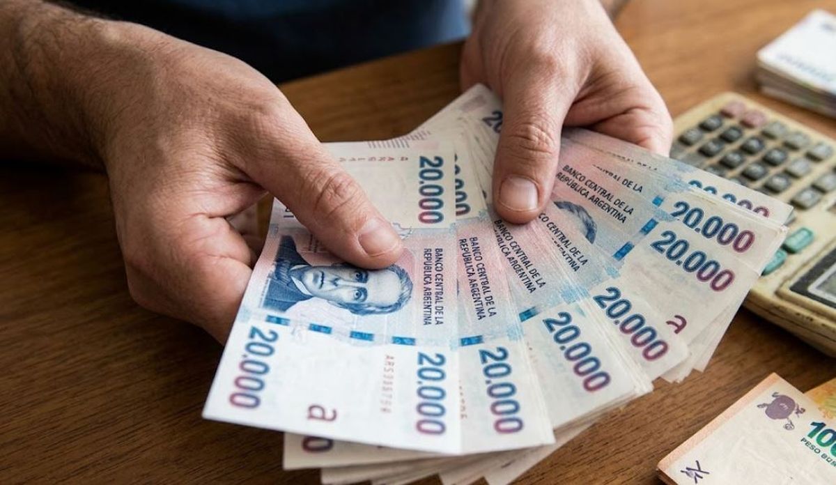 Casi $4 millones cobrarán por mes miles de trabajadores en abril de 2026. Imagen ilustrativa.&nbsp;