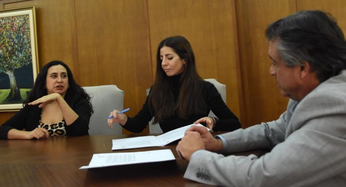 Belén Bobba, Magdalena Pesce y Víctor Ibañez.