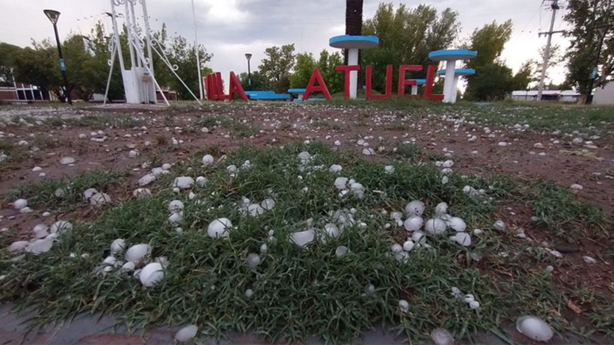 A hailstorm caused severe damage in San Rafael