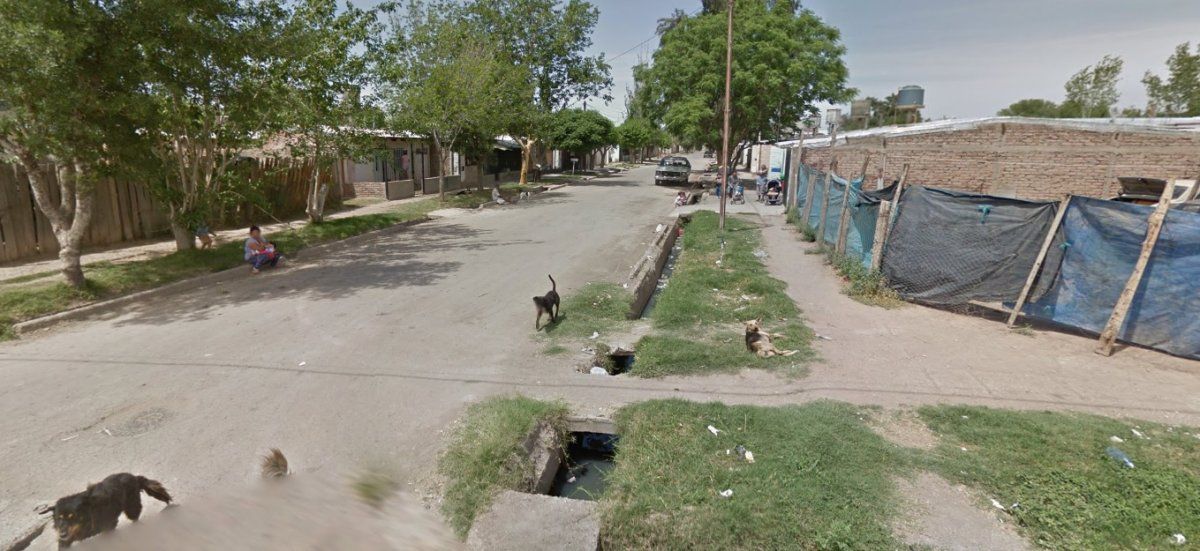 Dos amigos estaban en la calle tomando alcohol, discutieron y uno de ellos sacó un arma y le dio un tiro en la cabeza, en el Barrio Mathieu, de Las Heras.