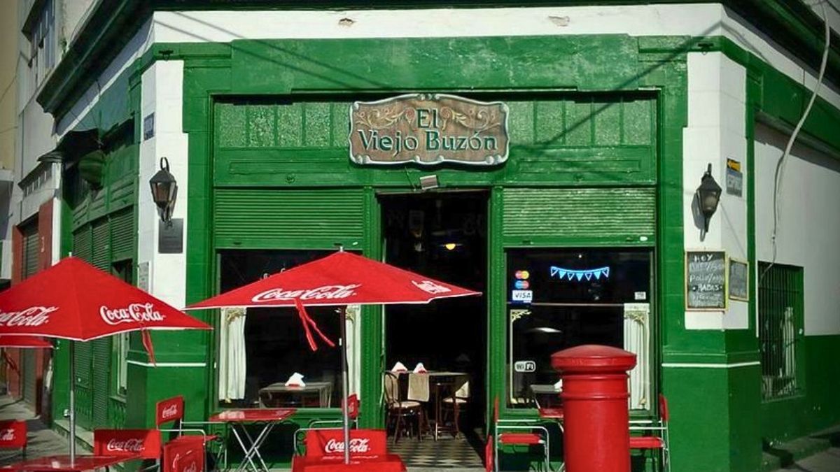 El bodegón El Viejo Buzón, un clásico de Buenos Aires. El bodegón El Viejo Buzón, un clásico de Buenos Aires.