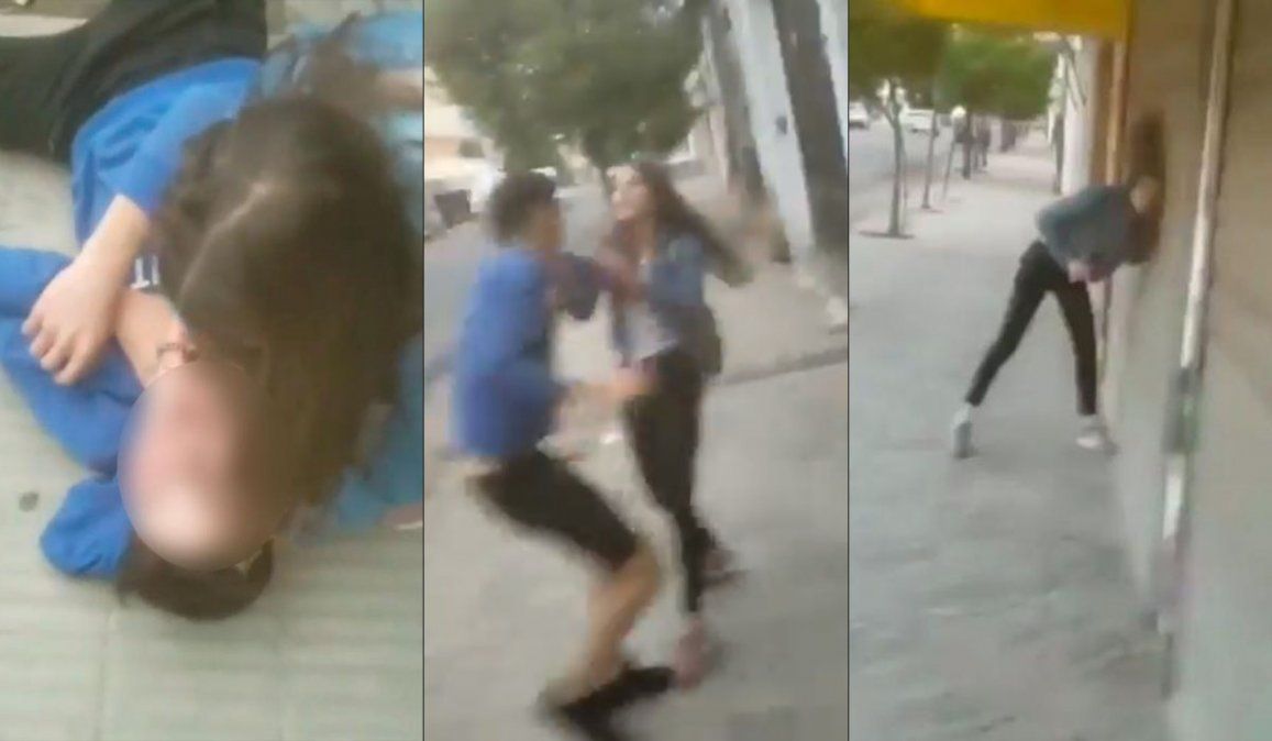 Capturas del video. Violencia en Cosquín: desmayó a su novio y se golpeó sola la cabeza contra una persiana