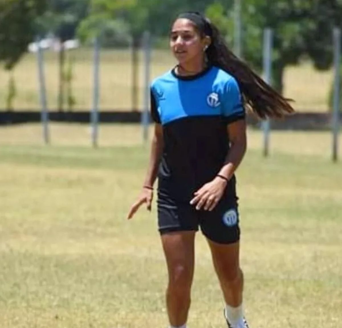 Juliana Gómez, la jugadora de Argentino de Merlo, murió en un accidente cuando regresaba de Rafaela, en el automóvil que manejaba el dirigente Ricardo López