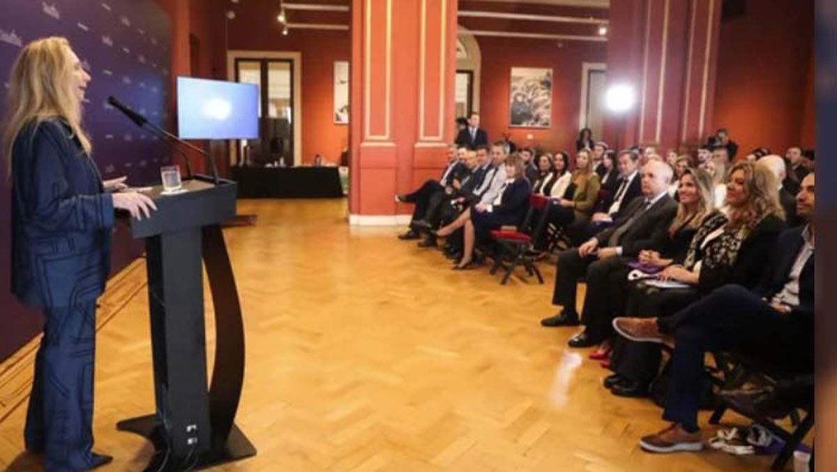 Karina Milei les pidió 