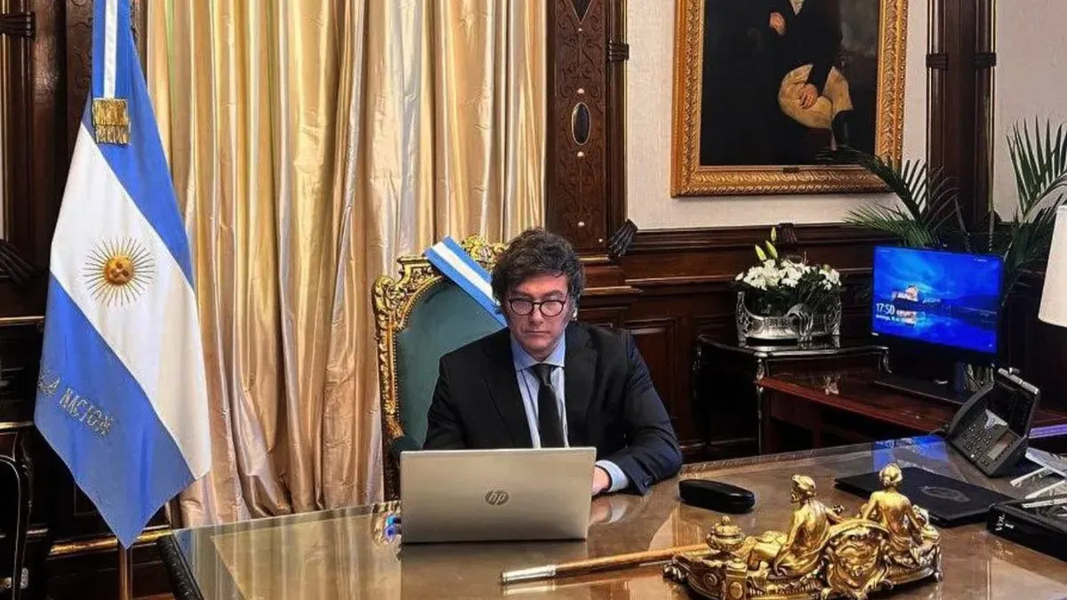 Javier Milei arranca una semana caliente en lo que respecta a reformas políticas. Javier Milei arranca una semana caliente en lo que respecta a reformas políticas.