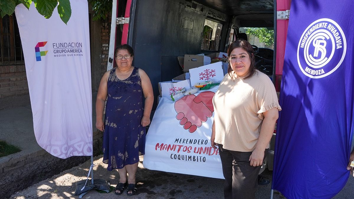 La entrega al merendero consistió en más de 30 cajas de alimentos no perecederos y ropa recolectada durante la campaña de Frío Cero. La entrega al merendero consistió en más de 30 cajas de alimentos no perecederos y ropa recolectada durante la campaña de Frío Cero.