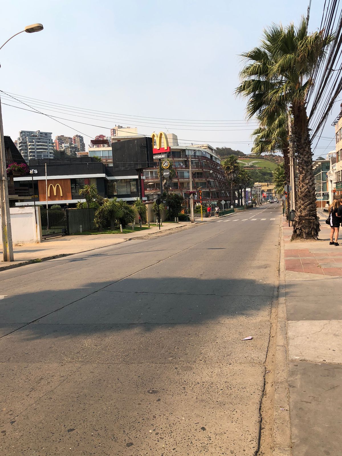 Reñaca durante el toque de queda por los incendios en Chile. Reñaca durante el toque de queda por los incendios en Chile.