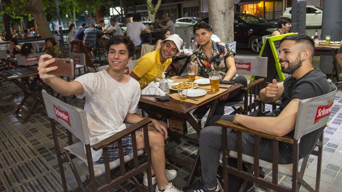 Desde cuándo rige la restricción de circulación nocturna en Mendoza