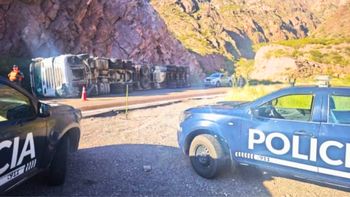 Un camión volcó en Ruta 7 y el accidente causó la obstrucción parcial del tránsito en Uspallata
