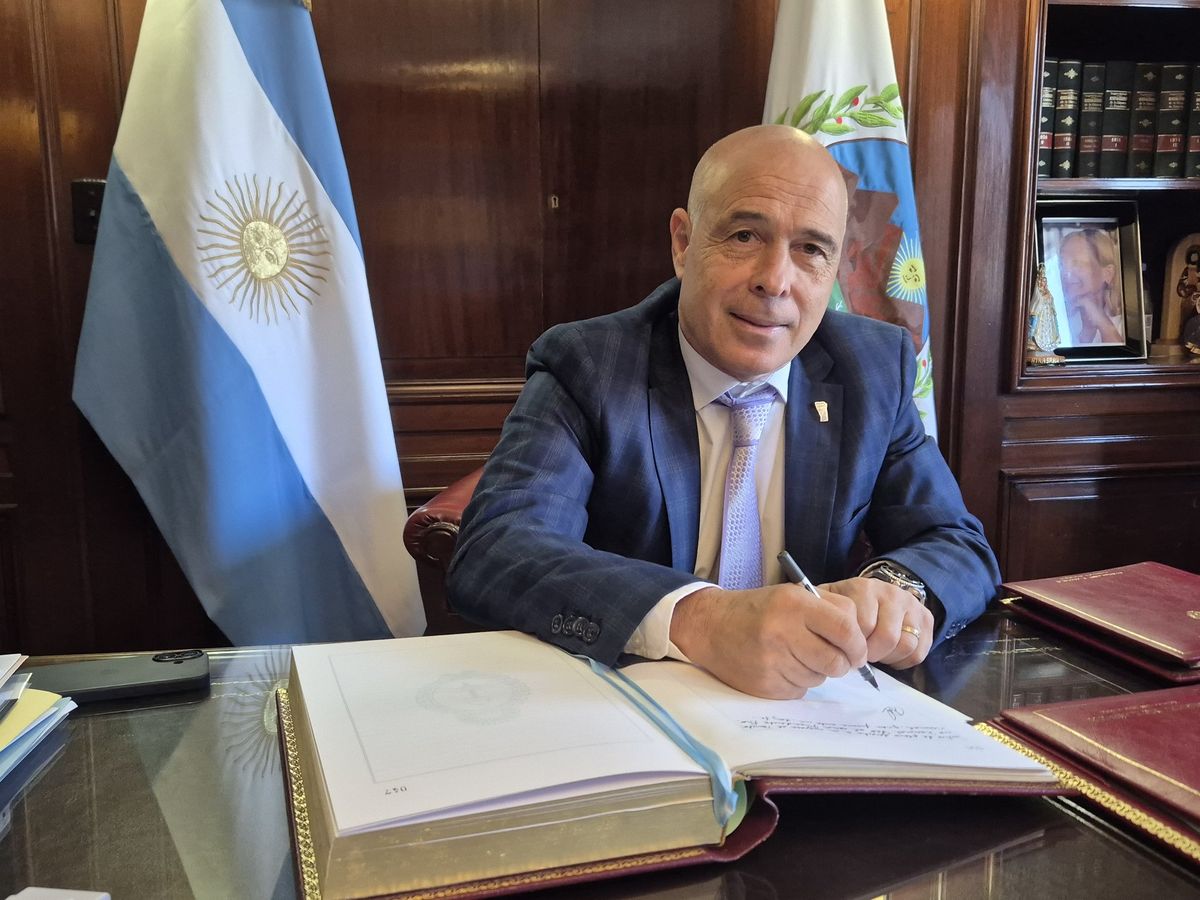 La Justicia embargó el sueldo a un senador nacional de San Luis por una deuda millonaria