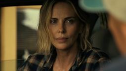 Charlize Theron es la protagonista de esta película de supervivencia de Netflix.